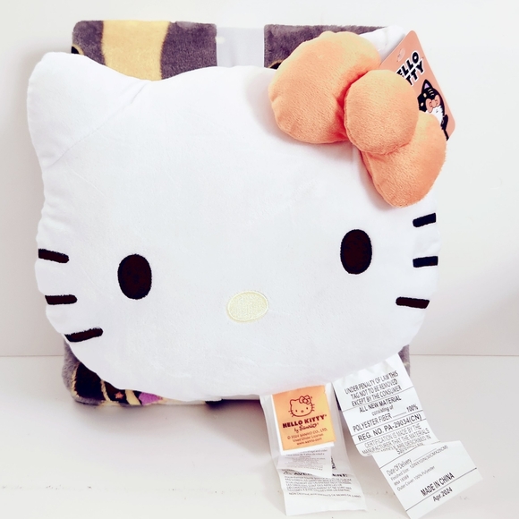 Hello Kitty Halloween Nogginz Pillow & Blanket Set - Picture 3 of 9